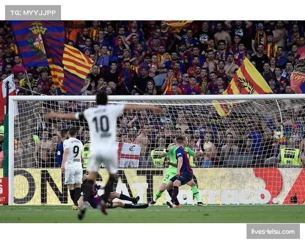 皇马巴萨积分差缩至四分 争冠悬念延续至下半赛季 皇马巴萨积分差缩至四分 争冠悬念延续至下半赛季